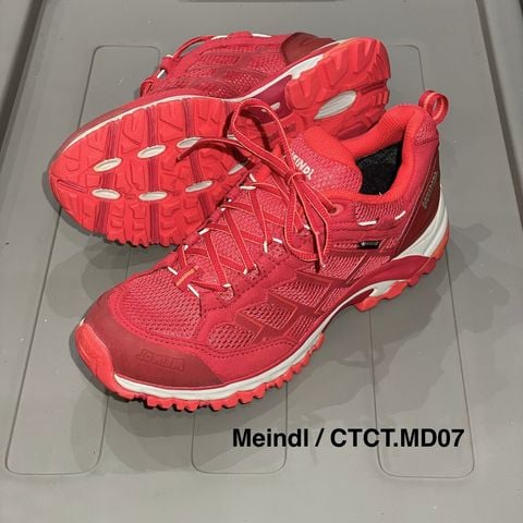GIÀY LEO NÚI MEINDL CỔ THẤP CHỐNG THẤM