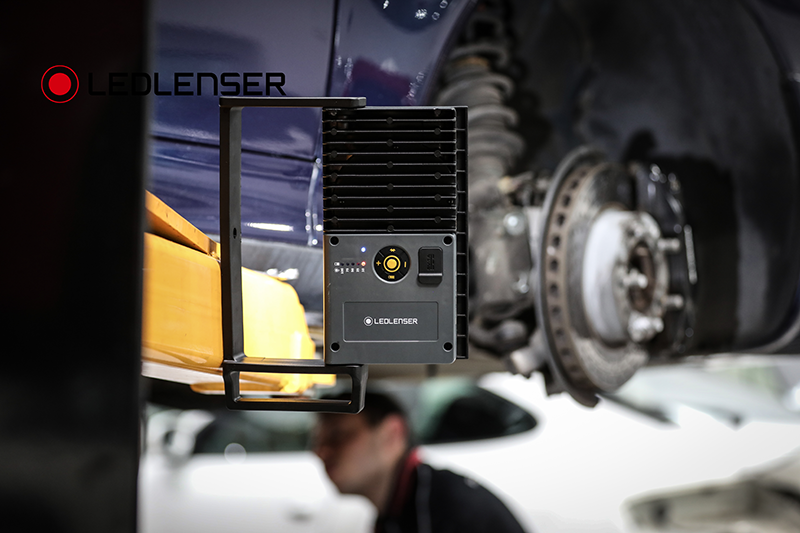 Đèn pin Ledlenser iF8R