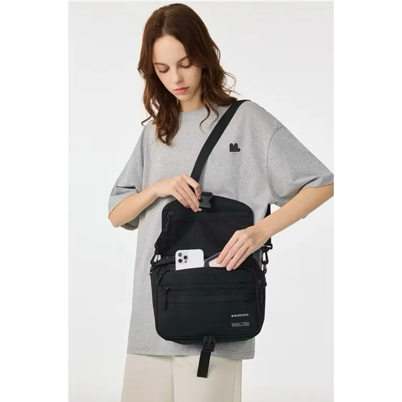 Túi đeo chéo cá nhân Blackdog CBD2450XB017