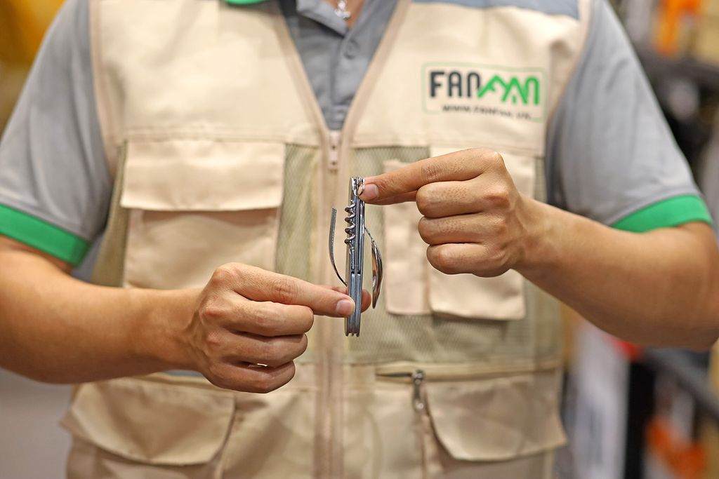 Bộ đồ ăn 2 mảnh dao muỗng nĩa dã ngoại 6 trong 1 Vultura VTR-TW2402