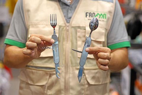 Bộ đồ ăn 2 mảnh dao muỗng nĩa dã ngoại 6 trong 1 Vultura VTR-TW2402