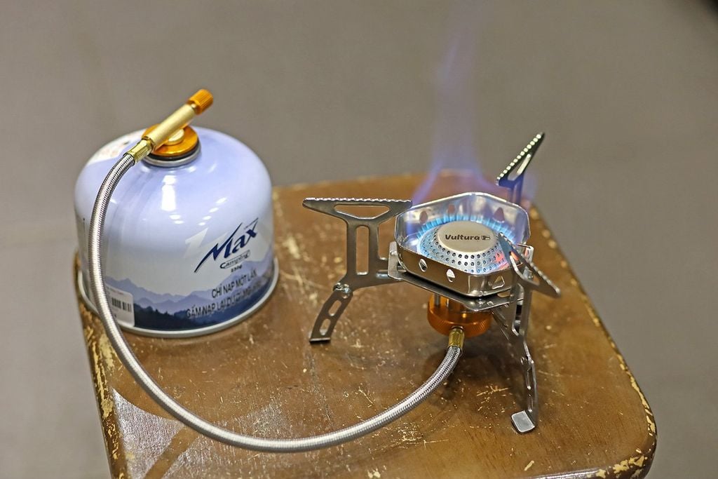 Bếp gas dã ngoại xếp gọn có đánh lửa Piezo và chắn gió Vultura VTR-GS2401