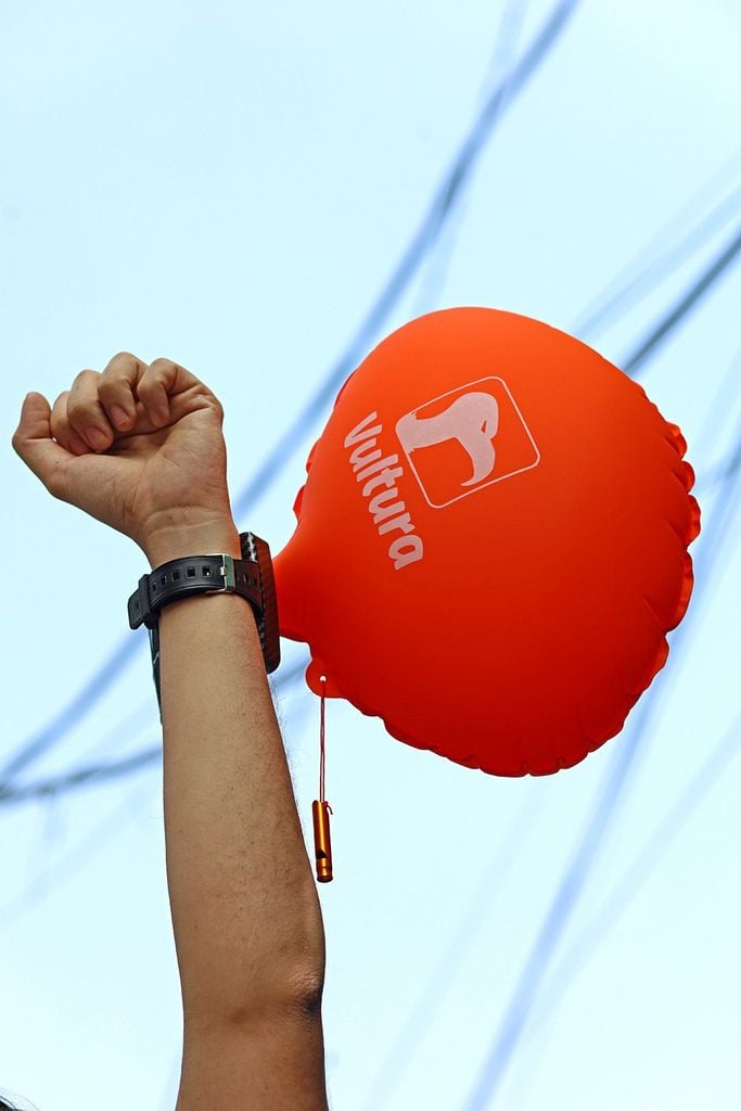 Phao hơi cứu sinh đeo tay chống đuối nước khẩn cấp Vultura VTR-SOS2401