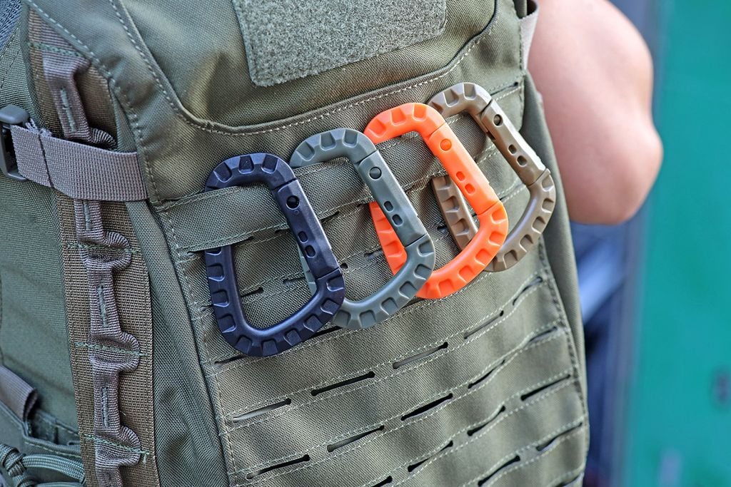Carabiner tactical plastic chữ D Vultura VTR-CA2402