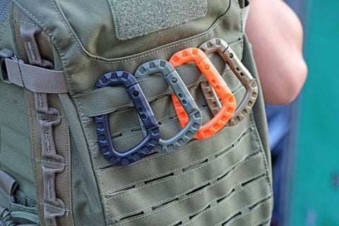 Carabiner tactical plastic chữ D Vultura VTR-CA2402