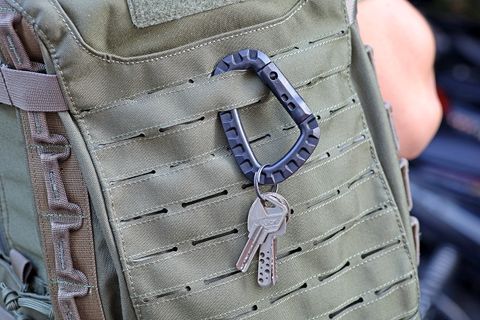 Carabiner tactical plastic chữ D Vultura VTR-CA2402