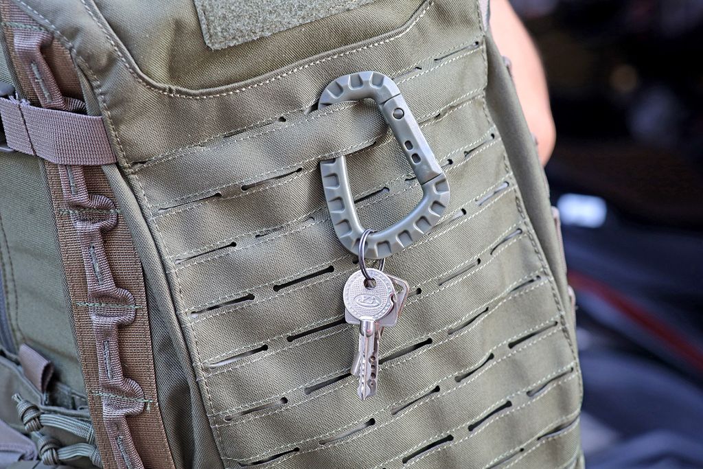 Carabiner tactical plastic chữ D Vultura VTR-CA2402