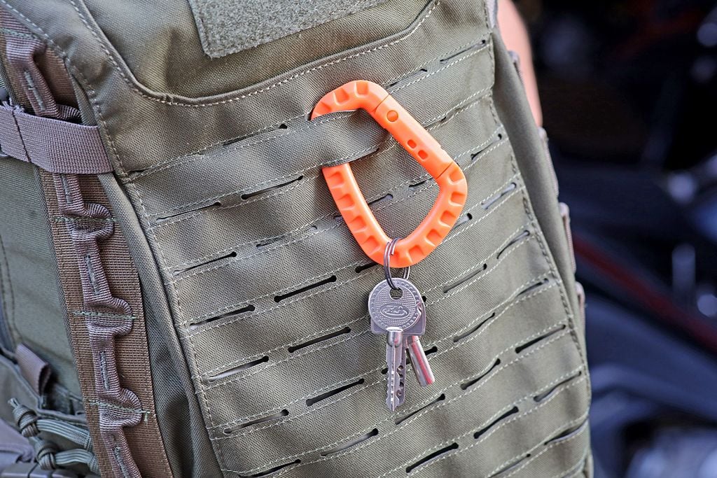 Carabiner tactical plastic chữ D Vultura VTR-CA2402