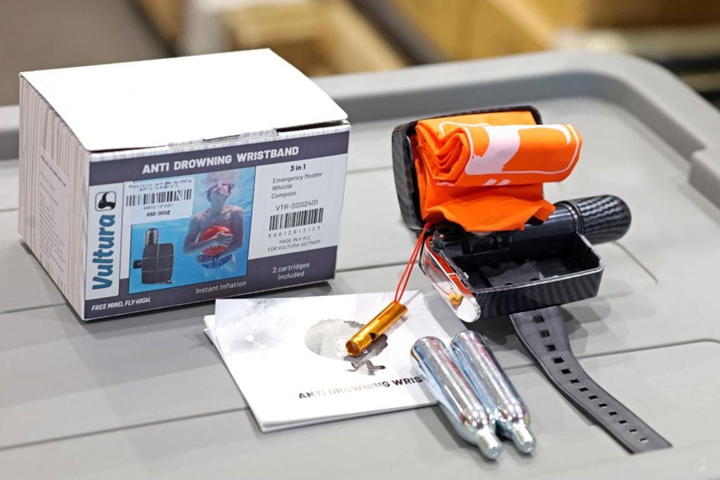 Phao hơi cứu sinh đeo tay chống đuối nước khẩn cấp Vultura VTR-SOS2401