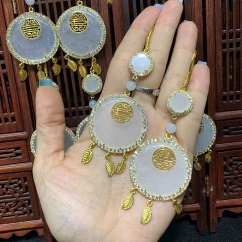 Bông Tai Bạch Ngọc Xi Vàng