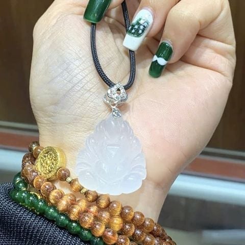 Mặt Dây Chuyền Hồ Ly Chúa Mã Não Trắng