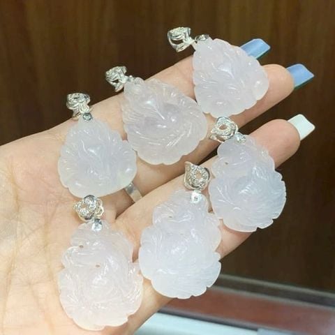 Mặt Dây Chuyền Hồ Ly Chúa Mã Não Trắng
