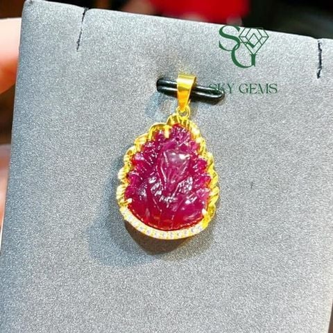 Mặt Đeo Cổ Hồ Ly Chúa Đá Ruby Bọc Vàng