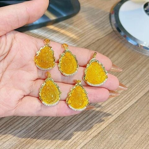 Mặt Dây Chuyền Hồ Ly Chúa Thạch Anh Tóc Vàng Bọc Vàng