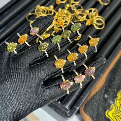 Nhẫn Tỳ Hưu Tourmaline Bọc Vàng 10K