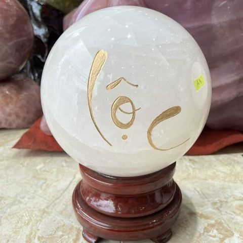 Quả Cầu Thạch Anh Trắng Khắc Chữ Lộc Vàng 26,7kg