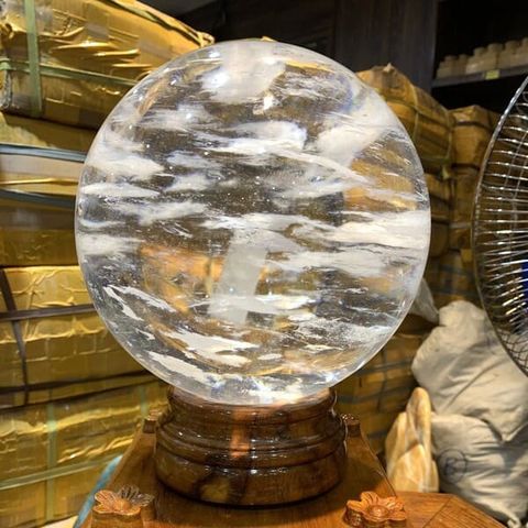 Quả Cầu Thủy Tinh Trắng Obsidian 10.6kg