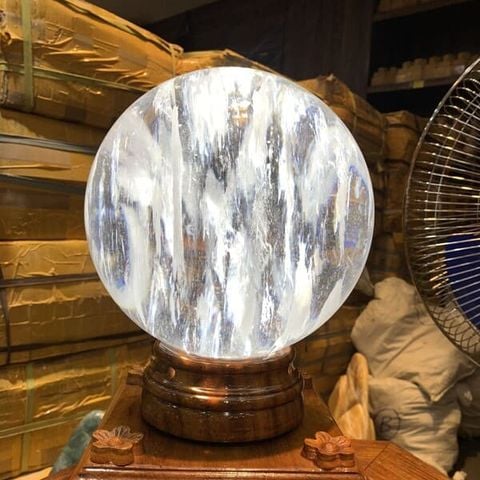 Quả Cầu Thủy Tinh Trắng Obsidian 10.6kg