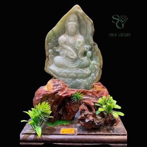 Tác Phẩm Quan Âm Ngọc Phỉ Thúy 15cmx10.5cm