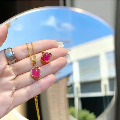 Set Nhẫn Và Mặt Dây Chuyền Ruby Bọc Vàng
