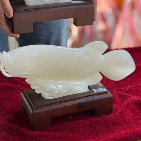 Tượng Cá Rồng Bạch Ngọc 30cm