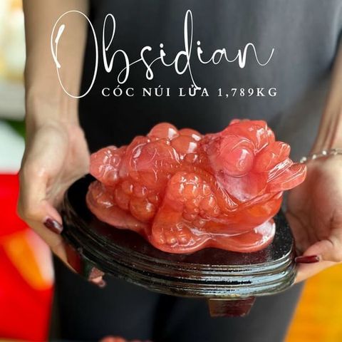 Thiềm Thừ Núi Lửa Đỏ Obsidian