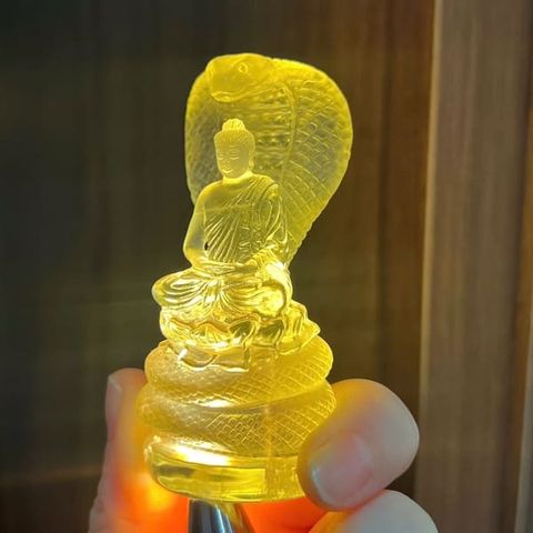 Tượng Phật Thích Ca Thạch Anh Vàng