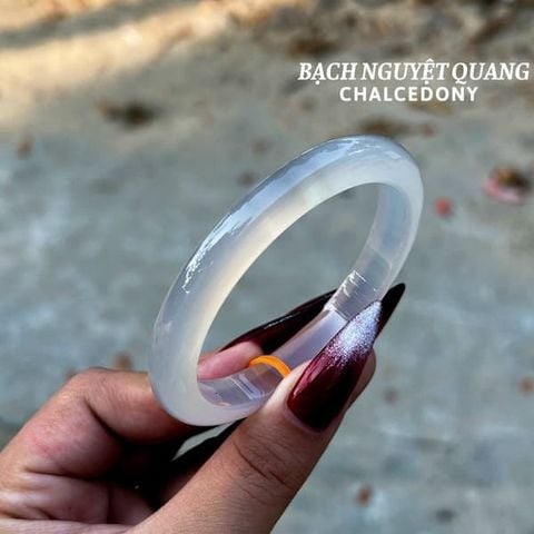 Vòng Tay Chalcedony Bạch Nguyệt Quang VIP Bản Hẹ