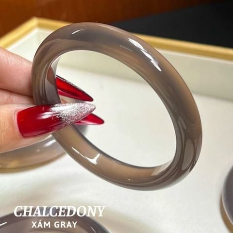 Vòng Tay Chalcedony Xám Nguyên Khối