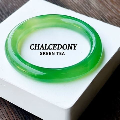 Vòng Tay Chalcedony Xanh Lá Nguyên Khối