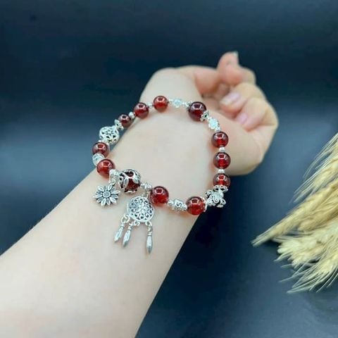 Vòng Tay Garnet Mix Charm Bạc