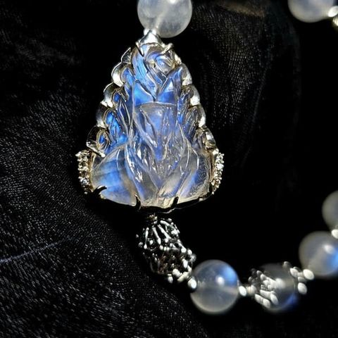  Vòng Tay Hồ Ly Chúa Đá Moonstone Bọc Bạc Mix Charm 