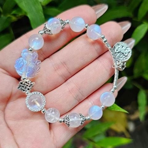 Vòng Tay Hồ Ly Moonstone mix Charm Bạc