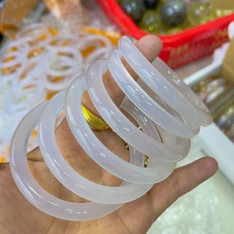 Vòng Tay Nguyên Khối Mã Não Trắng 8mm