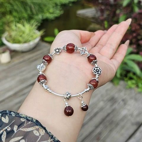 Vòng Tay Thạch Anh Tóc Đỏ Mix Charm Bạc 001