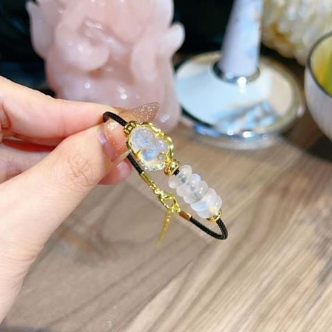 Vòng Tay Tỳ Hưu Moonstone Mix Ngũ Điếu