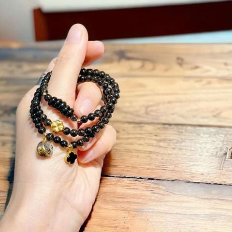  Vòng Thạch Anh Tóc Đen Mix Ngũ Điếu Và Charm Vàng 