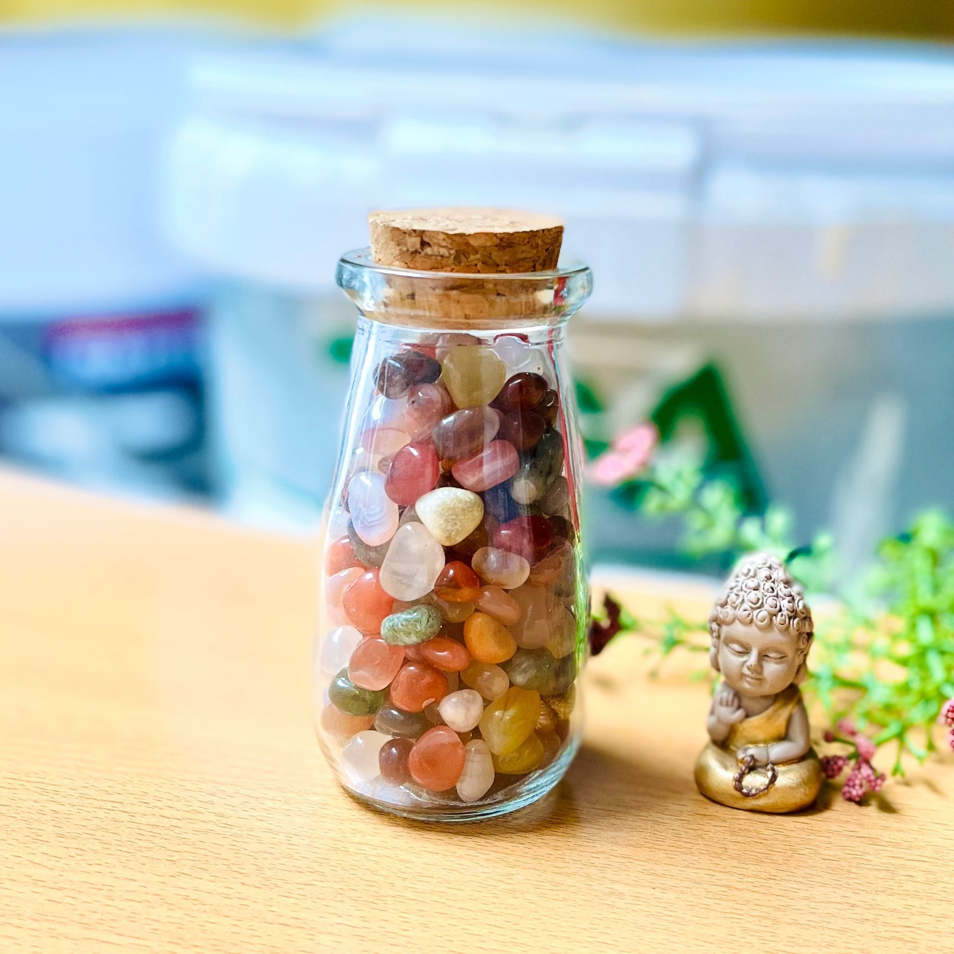 Bình đá vụn sỏi mã não đa sắc