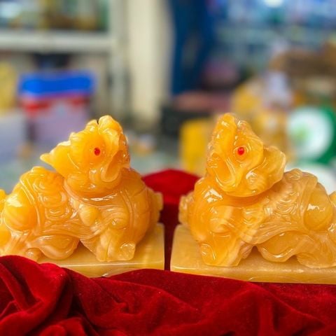 Tượng Tỳ Hưu ngọc Hoàng long 15cm