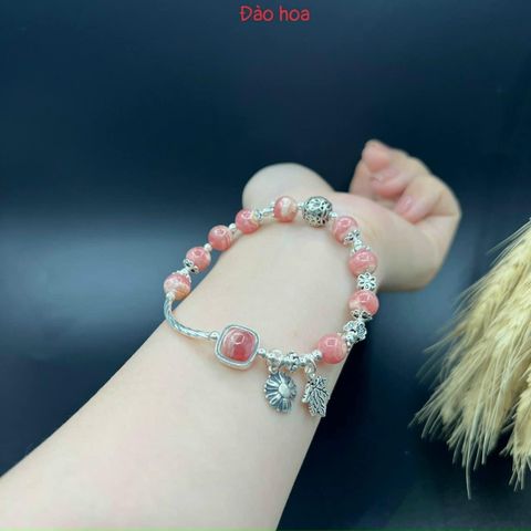 Vòng Tay Đá Đào Hoa Mix Charm Bạc