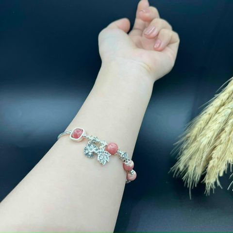 Vòng Tay Đá Đào Hoa Mix Charm Bạc
