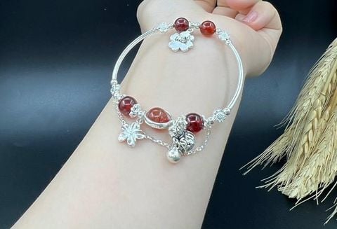  Vòng Tay Thạch Anh Tóc Đỏ và Đá Garnet Mix Charm Bạc 