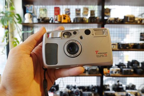  Yashica T5 / T Proof 