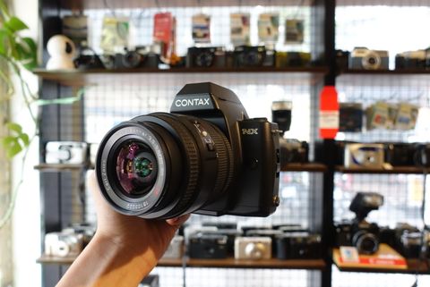  Contax NX / Carl Zeiss 28-80mm f3,5-5,6 