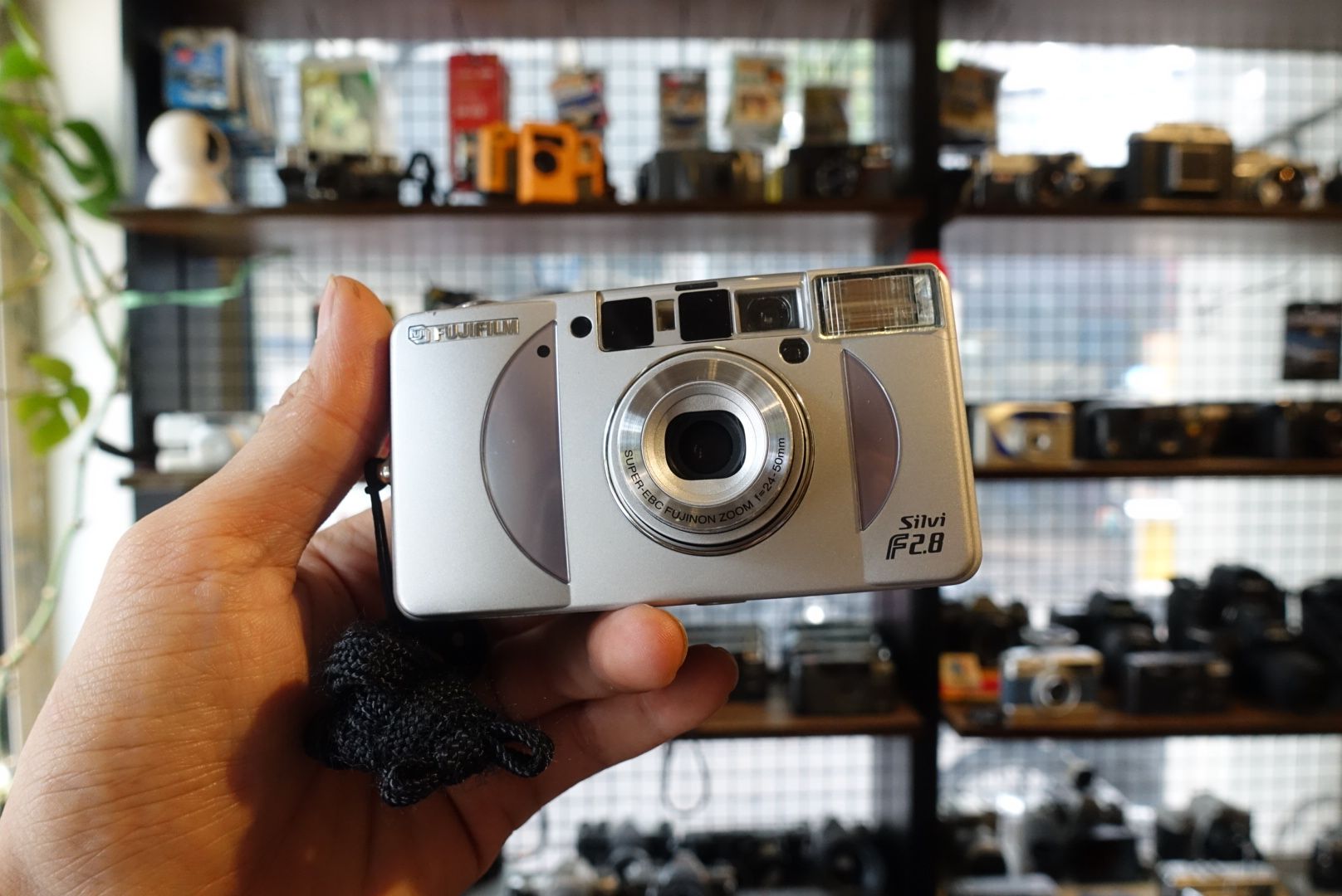  Fujifilm Silvi F2.8 