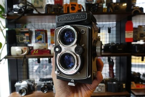  Yashica Auto 