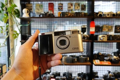  Ricoh GR10 