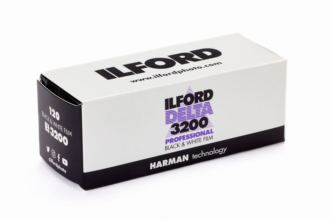  Ilford Delta 3200 Professional Film Trắng Đen (Film Cuộn 120). 