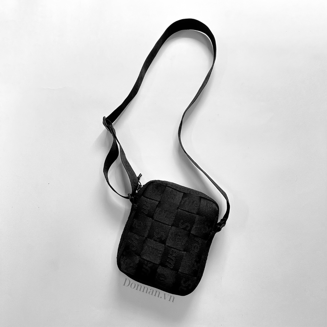 Túi Supreme Woven Shoulder Bag Black - SS23 – DONNAN Túi Supreme Woven Shoulder Bag Black - SS23 – DONNAN