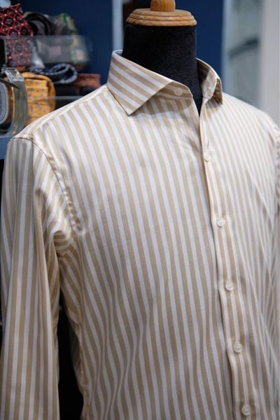  [No Restock] Sơ mi màu Beige lớn, vải Cotton oxford 